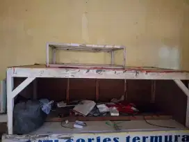Meja plus etalase jualan nasi dan warkop