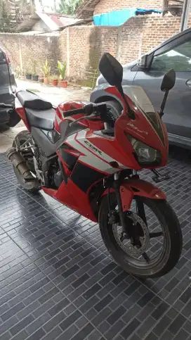 CBR 150 tangan pertamaa