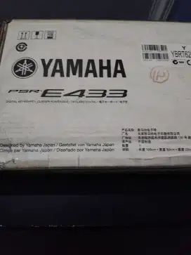 Keyboard yamaha PSR E433