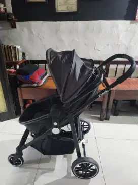 Stroller like new cocolatte pendio 3.0