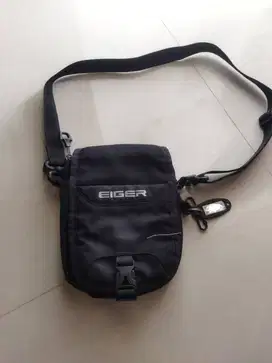 Tas selempang Eiger