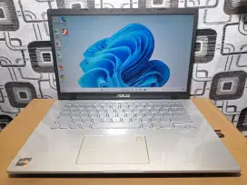 Laptop Asus VivoBook Ryzen 3 ram 8gb SSD VGA FHD keyboard nyala joss