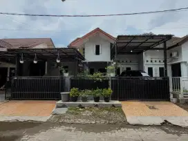 DISEWAKAN/DIJUAL RUMAH NYAMAN DEPAN MASJID