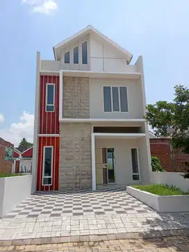 RUMAH BARU KOMERSIL DESIGN MEWAH DEKAT KOTA JEMBER