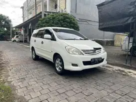 Inova G 2011 matic,asli putih