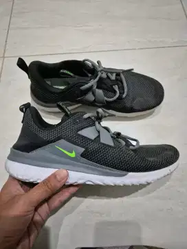 Nike renew arena size 42