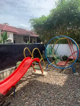 AYUNAN TAMAN BESI BULAT