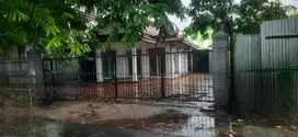 Di sewakan pinggir jalan  dekat Manahan