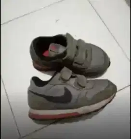 Di jual sepatu Nike