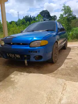 Hyundai Accent Pribadi tahun 2000