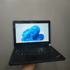 LAPTOP LAYAR SENTUH BISA DILIPAT RAM 8GB