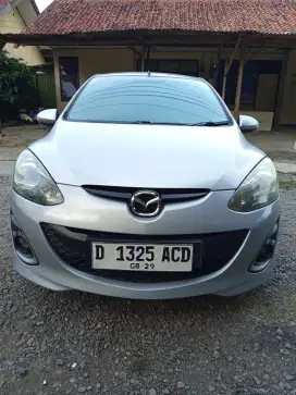 Mazda 2 R HB Automatic 2013