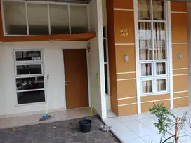 Disewakan/Dikonttakan Rumah, Tengah Kota Karawang