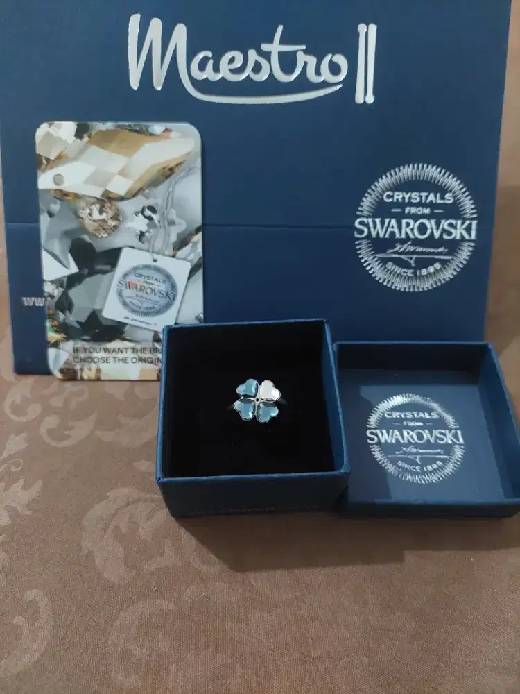 Maestro Italy Swarovski Clover Ring