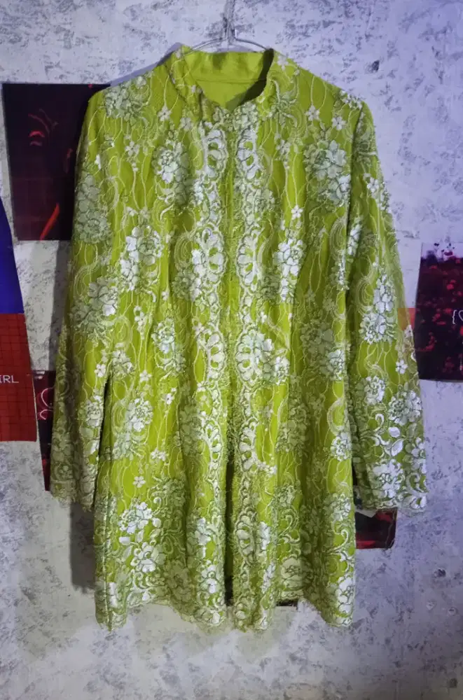 Kebaya Brokat Timbul