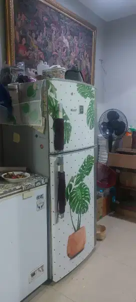 Kulkas Sharp 2 Pintu Tahun 2006 - Harga NETT