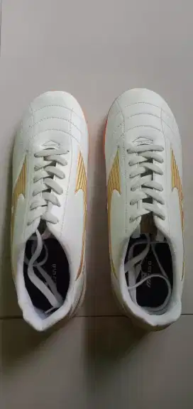 Sepatu Futsal Mizuno