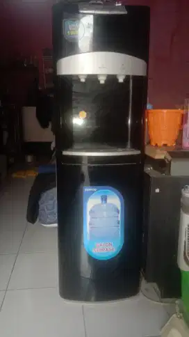 dijual cepat dispenser galon bawah merk denpoo minus yg dingin nya