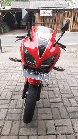 HONDA CBR150R 2015 MESIN ORIGINAL ISTW TT/DIJUAL/DIBELI/KONTAN NEGOTIP