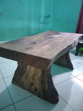 MEJA KAYU ALAMI ANTIK SOLIT