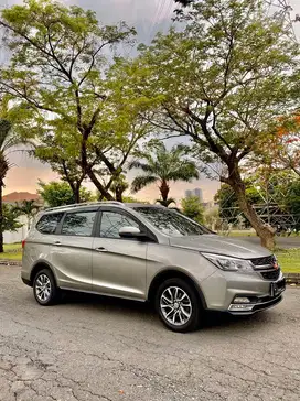 WULING CORTEZ 1.5 L TURBO CT LUX+ CVT