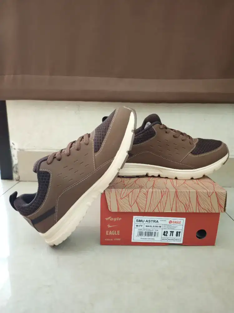 Sepatu Sneakers Kets EAGLE Coklat NEW BNIB