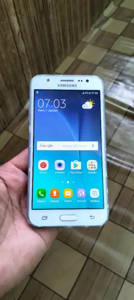 Samsung galaxy J5 00 4G LTE 2/16 batangan normal siap pakai