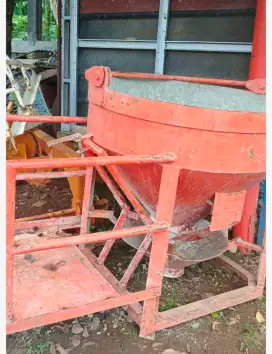 Bucket cor gedung