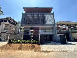 BARU GRESS FOR SALE RUMAH MINIMALIS CITRALAND dkt Pakuwon Indah Royal