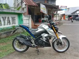 58@: DP;1JUTA B BEKASI XABRE 150CC SILVER