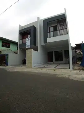 Dijual Rumah 3 lantai di Rawabambu Pasar Minggu Jakarta Selatan