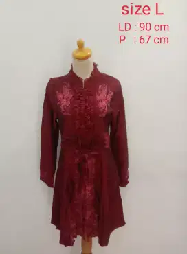 Baju Tunik Dengan Rempel Dan Bordiran Bunga