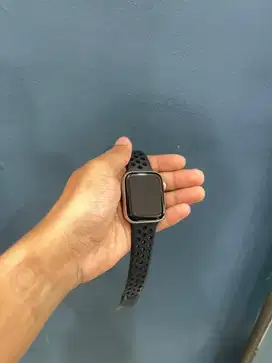 Apple watch series 4 nike