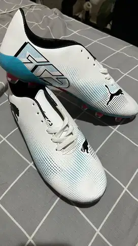 Sepatu bola puma KW future 7 size 42