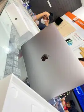 Macbook Air M1 256Gb promo cicilan Mulai 900ribuan Cukup KTP