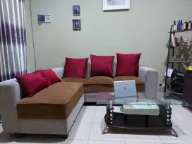 Dijual Rugi Sofa L + Meja Kaca (Nego Boleh)