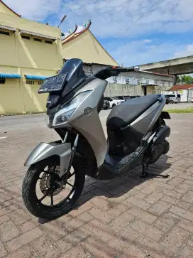 Yamaha Lexi Grey 2020