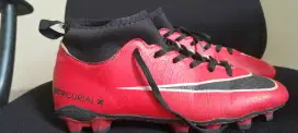 Sepatu Bola Nike Mercurial uk.39