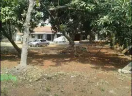 8 RUMAH & 1 TOWER SELULER HITUNG TANAH DI JAKASAMPURNA