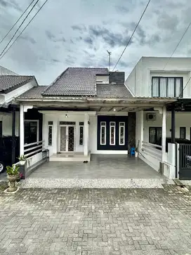 RUMAH DALAM KOMPLEK MEWAH