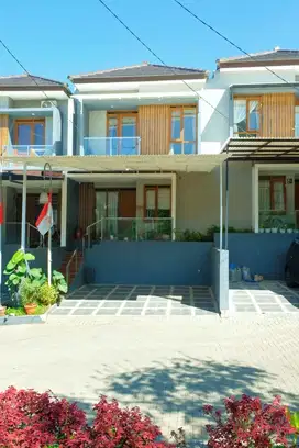 Sewa Rumah/Homestay 5 Kamar Harian Rumah Villa Ubud Sariwangi Bandung