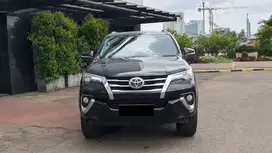 Toyota Fortuner 2.7 SRZ Bensin AT Hitam NIK 2016 Antik Low KM 30rb