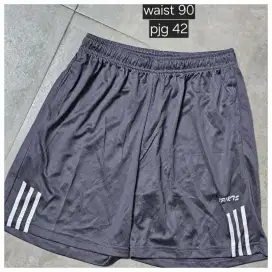 Celana pendek cowok olahraga gym workout