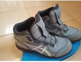 sepatu safety asics preloved