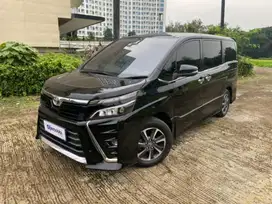 Pajak Panjang Toyota Voxy 2.0 Bensin-AT 2018 Hitam WRM