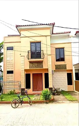 JUAL RUGI Rumah 2 Lantai Hook Di Depok Dekat Stasiun (Cash/Take Over)