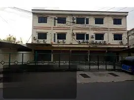 DIJUAL/ DISEWA  RUKO GANDENG 5 - LT 835 M & LB 960 M - TOMANG - JAKBAR