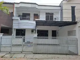 RUMAH MEGAH DI PONDOK KELAPA