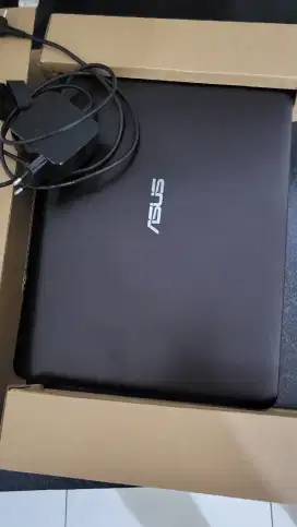 Dijual laptop merek ASUS