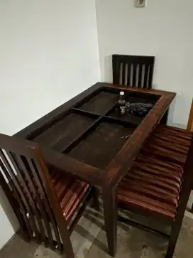 Di jual cepat meja makan+sofa